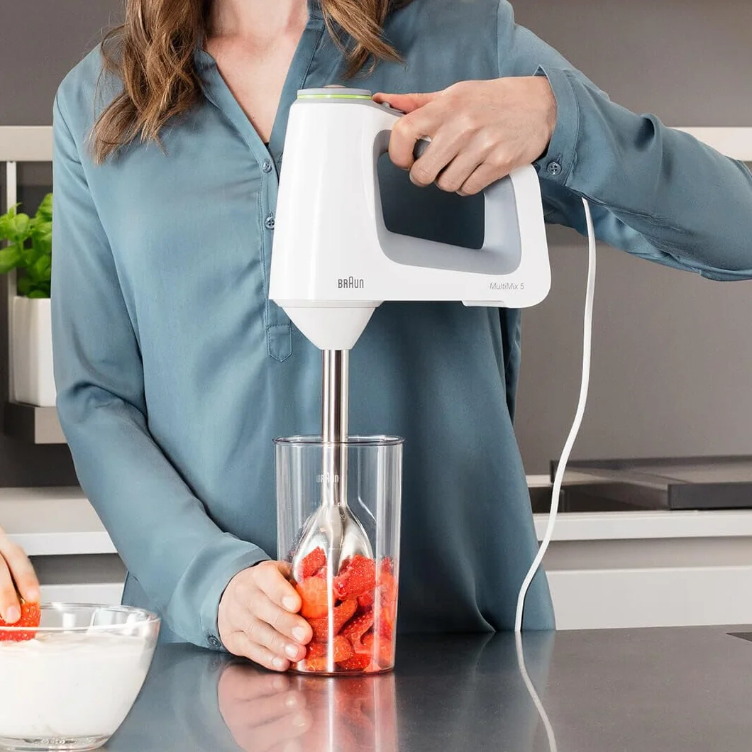 Braun MultiMix 5 HM 5137 Handmixer – Handrührgerät mit stufenloser Geschwindigkeitsregelung, inkl. Schneebesen, Knethaken, Pürierstab, Zerkleinerer und 600 ml Mix- und Messbecher, 750 Watt, weiß