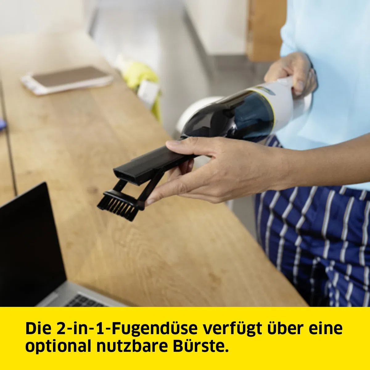 KÄRCHER Akku-Handstaubsauger CVH 3 Plus, Saugstark und überall einsatzbereit, Staubbehälter: 0,15 l, Gewicht: 0,55 kg, inkl. 7,2 V Akku, Ladestation + Adapter, 2-in-1 Fugendüse