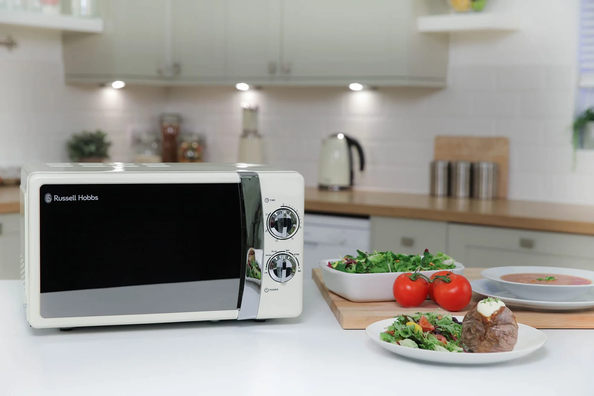 Russell Hobbs RHMM701C Manuelle Solo-Mikrowelle mit 5 Leistungsstufen, Klingelton und Timer, Auftaufunktion, einfache Reinigung, 17 L, 700 W, Cremefarben