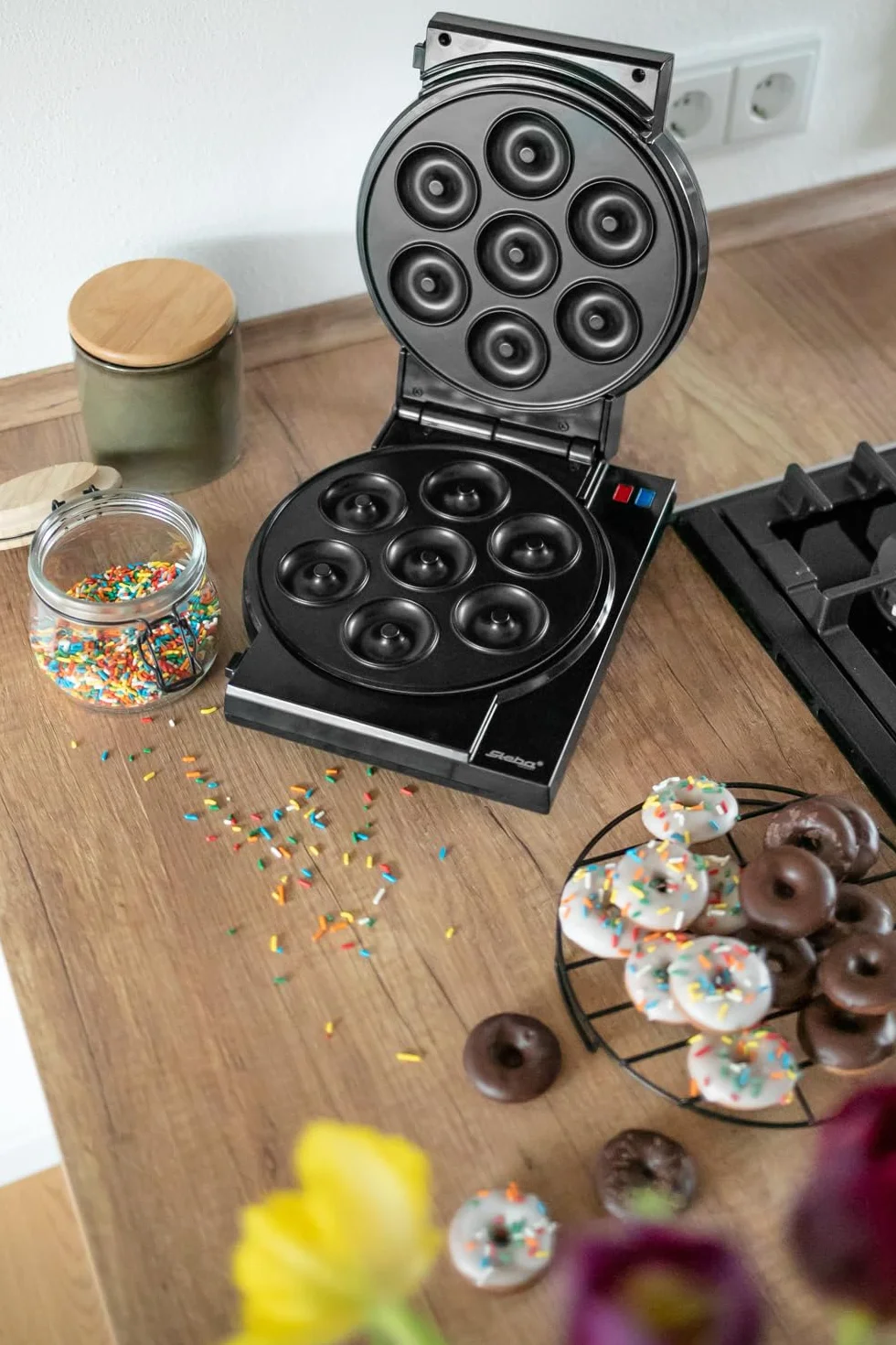 Steba Elektrogeräte Cake Maker 3 in 1, 3 antihaftbeschichtete Platten für Cake-Pops, Muffins und Donuts, Platten sind auf Knopfdruck leicht herausnehmbar, inkl. Cake Pop Halterung und Sticks, 800 Watt