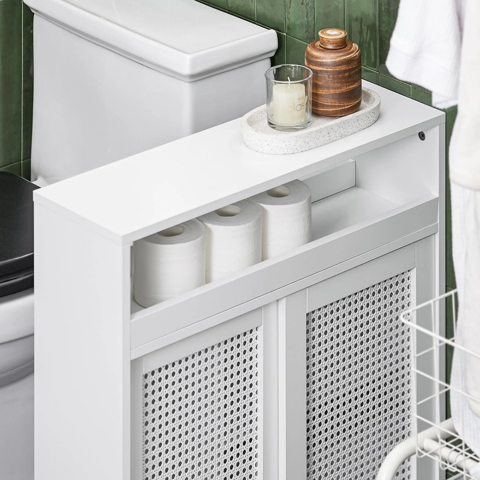 SoBuy schmaler Badezimmerschrank mit Rollen – Nischenschrank 20cm – Badschrank zur Aufbewahrung von Toilettenpapier – Badmöbel aus Holz mit höhenverstellbaren Einlegeböden, Weiß, 20x70x65cm, BZR119-W