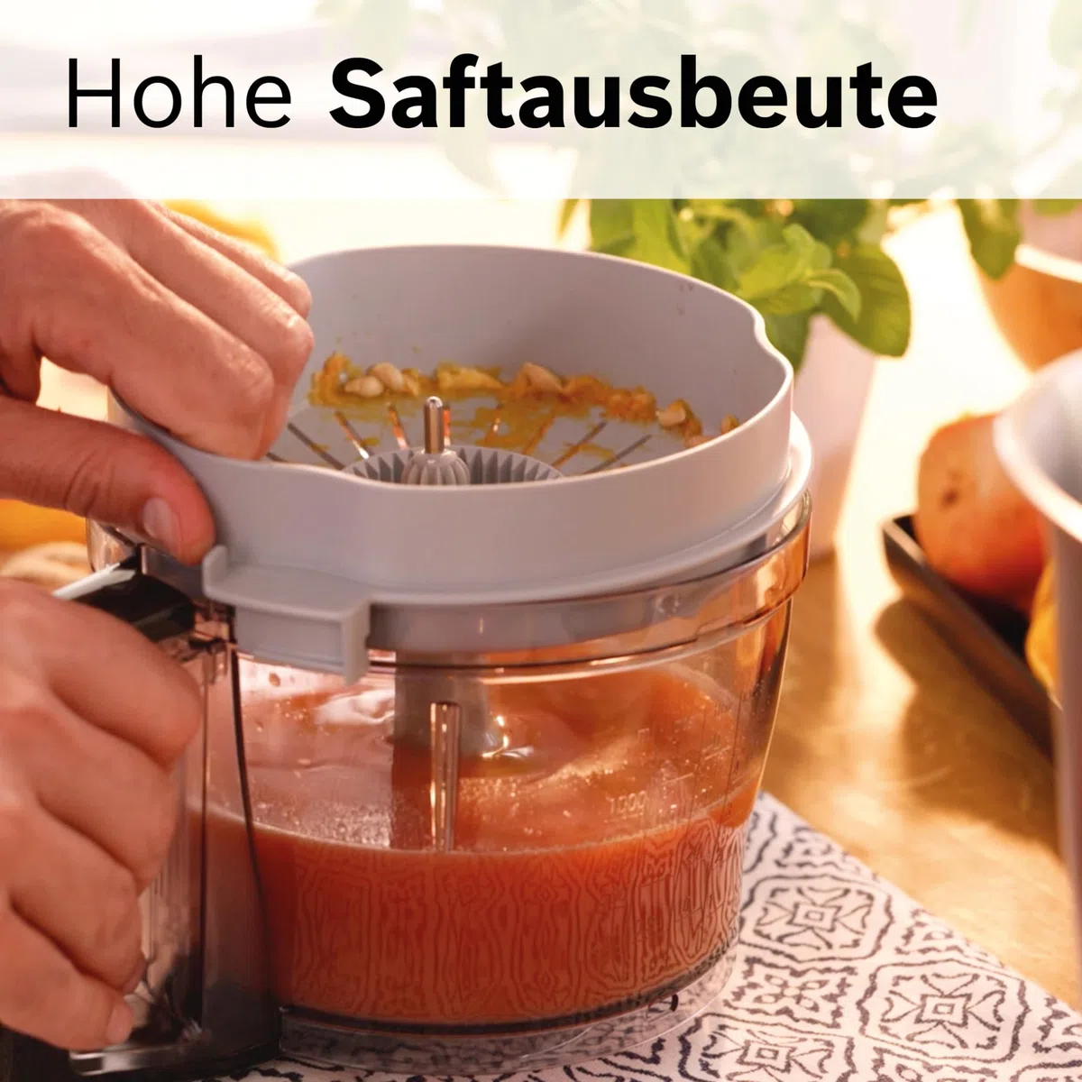 Bosch Zubehör-Set VeggieLove Plus MUZ9VLP1, Multimixer, drei Scheiben (Schneidwendescheibe, Raspelwendescheibe, Reibscheibe mittelfein), Hackmesser, Zitruspresse, für Küchenmaschine Serie 8, OptiMUM