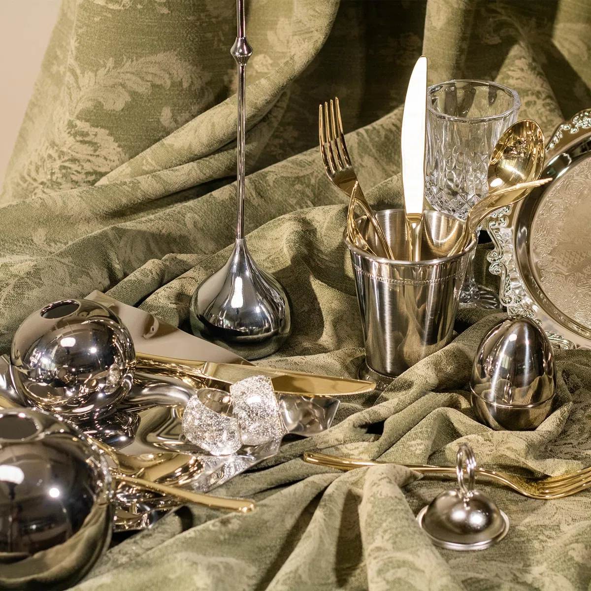 Alata Vienna 18/10 Edelstahl Poliert, Besteck Set 6 Personen Champagner Gold, Essbesteck 30 teilig, Glänzend, Spülmaschinenfest