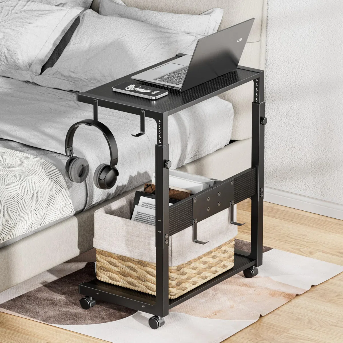 JANE EYRE Computer Tower Ständer - Höhenverstellbarer PC Tower Ständer Gehäuse Halterung CPU Halter Wagen mit Rollen und 4 Haken für Home Office und Klassenzimmer, 58.5-71.9cm H, Schwarz