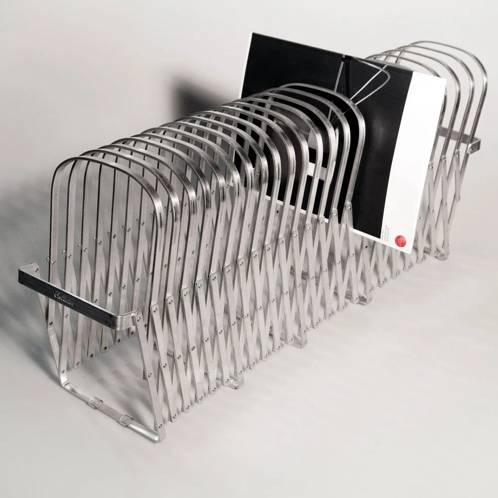 Radius Collator 10 Fächer Zeitungshalter – Moderner Zeitschriftenhalter aus Aluminium, variabler Zeitungsständer mit 10, 12 oder 18 Fächern, Wandhalterung oder Standmodell für Bad, Küche & Büro