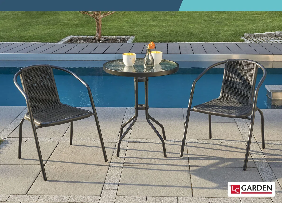 LC Garden Garvista 4er Stuhl Set Bistrostuhl Stapelstuhl, Gartenstuhl, Terassenstuhl, stapelbarer Armlehnstuhl mit Metallgestell in schwarz und Polyrattangeflecht