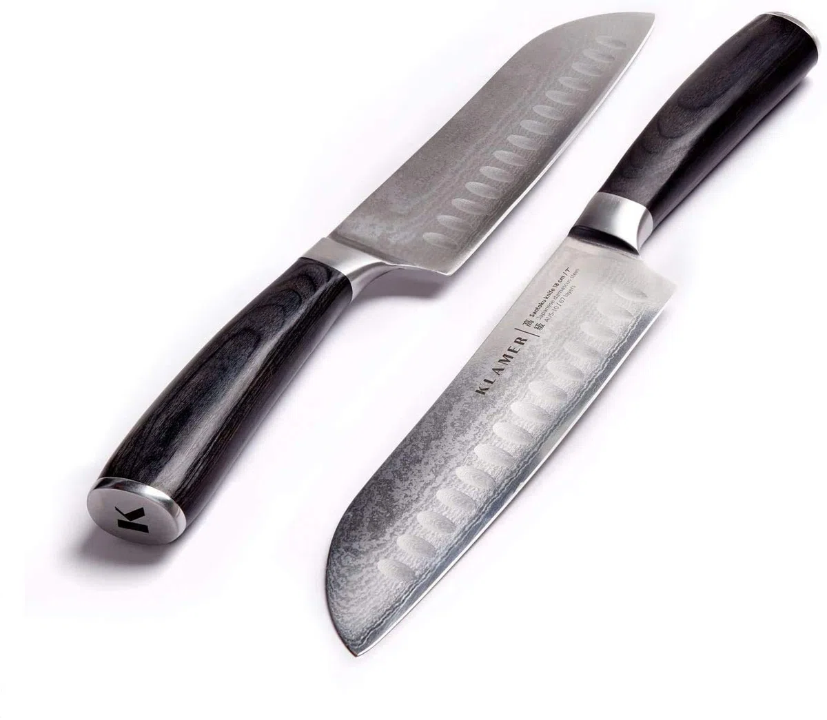 KLAMER Santoku Damastmesser 18 cm – Kochmesser aus 67 Lagen japanischem Damaszener Stahl (61 HRC), ultrascharf mit 13 Grad Schnittwinkel, Kullenschliff, ergonomischer Pakkaholzgriff, Premium Messe